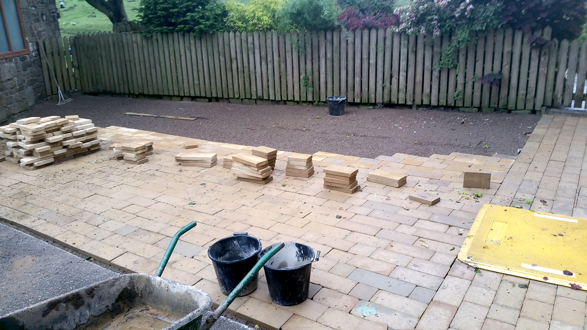Tumbled Yorkstone setts